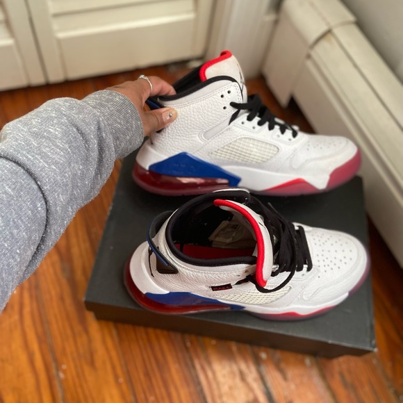 ❗SOLD❗Jordan Mars 270 6.5Y= 7.5/8 women’s - Picture 4 of 7